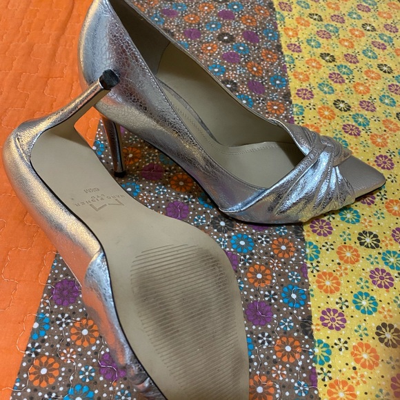 Marc fisher heels size 6.5 - Picture 3 of 5